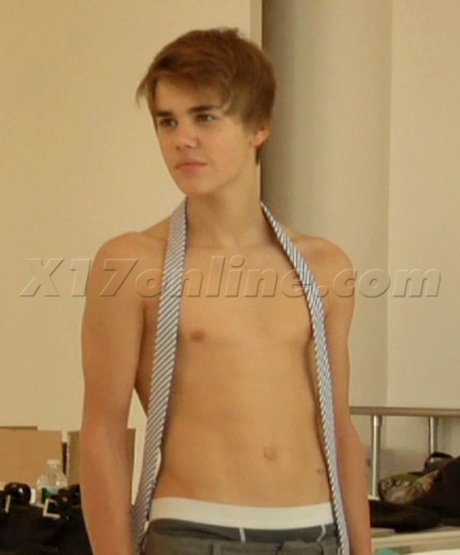 new justin bieber shirtless pictures. 2011 justin bieber shirtless